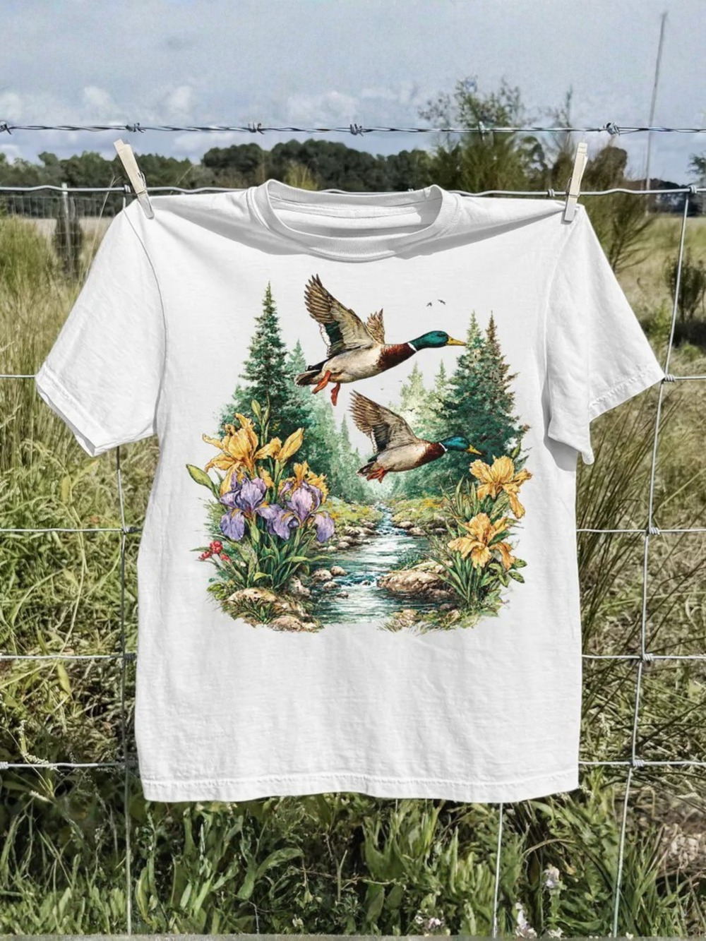Great Lakes Lake Ontario Loon Lighthouse Canadian Wildlife Vintage Aesthetic Tee